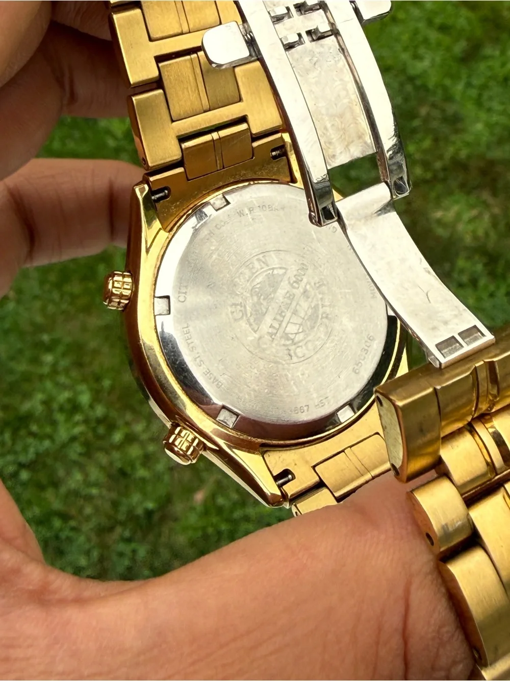 Citizen Gold-Tone Calibre 6000 World Time Dial Watch with White Face men’s watch